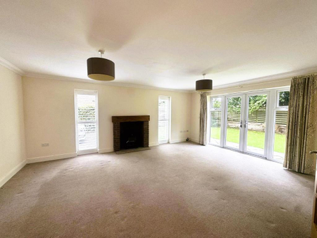 5 bedroom detached house to rent - Photo 4