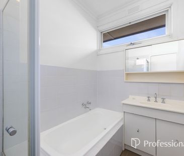 Comfortable Family Living in Brentwood Secondary School Zone - Photo 5
