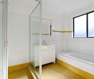 Top Floor Location - Photo 5