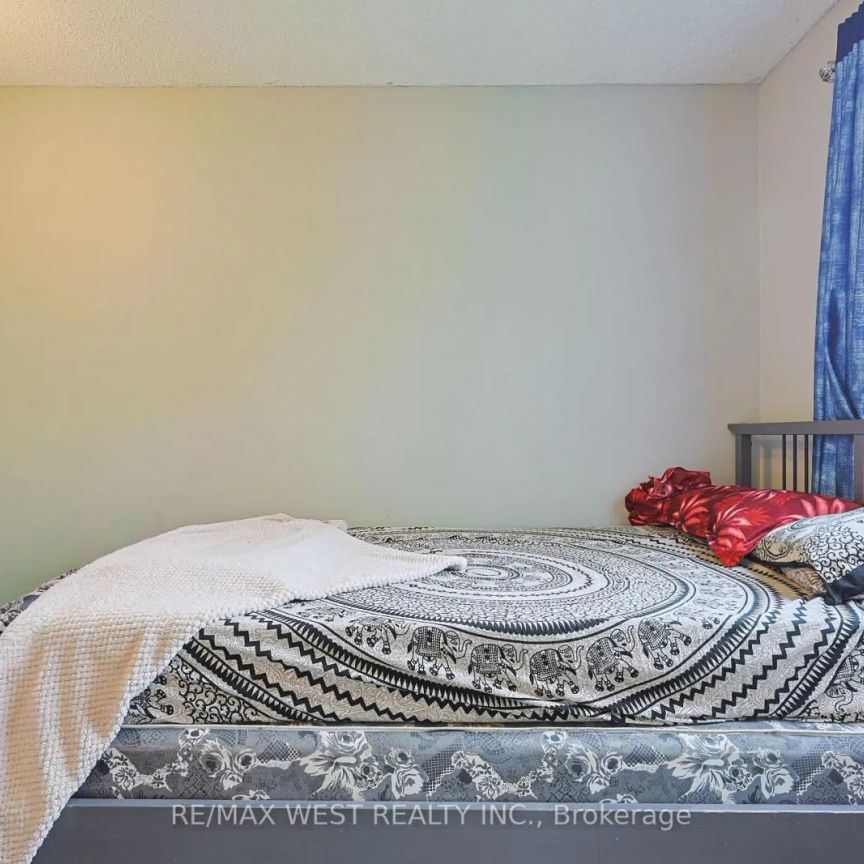 300 CRAWFORD STREET - Photo 1