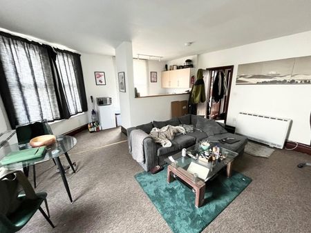 1 Bed Flat, City Road, BS2 - Photo 3