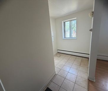 1 CH - 1 SDB - Québec - $899 /mo - Photo 3