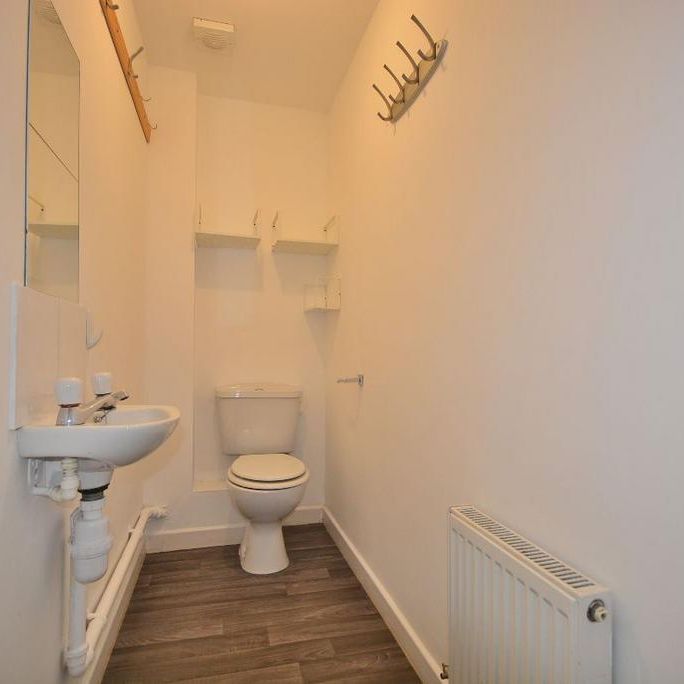 2 bedroom townhouse to rent - Photo 1