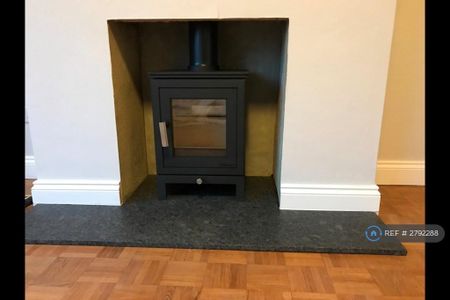 3 bedroom flat to rent - Photo 3