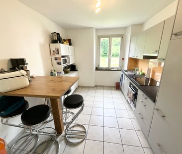 Appartement de 4.5 pièces avec petit balcon - Photo 2