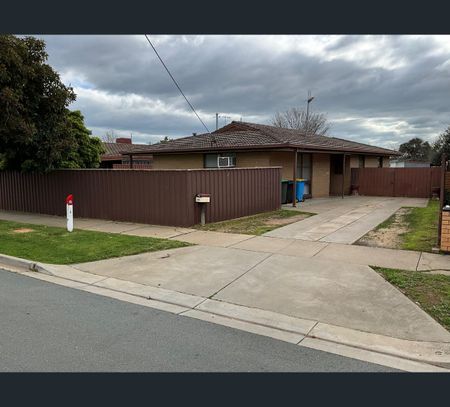 22 Sanderson St, Shepparton, Vic 3630 - Photo 2