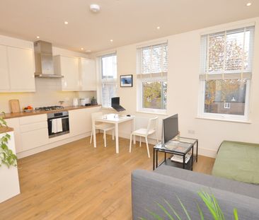 1 Bed Flat, High Road, N2 - Photo 1