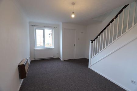 2 bedroom semi-detached house to rent - Photo 2