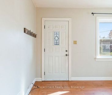 For Lease - 115 Stewart Street, Oakville, Ontario - Photo 3