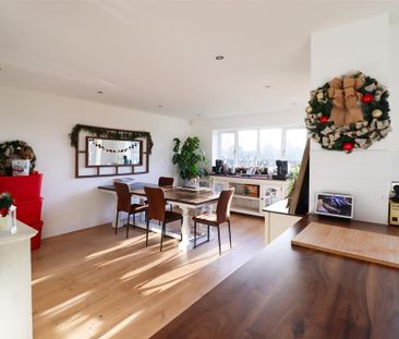 4 bedroom detached house to rent - Photo 5