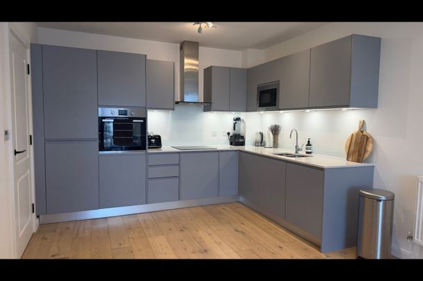 1 Bed Flat, Hatch Building, E9 - Photo 1