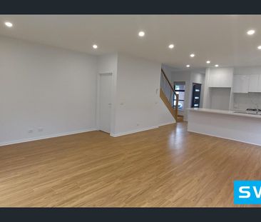Great Townhouse! - Photo 1