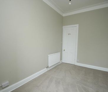 4 bedroom flat to rent - Photo 6