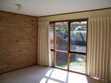 3 Strong Place, Belconnen ACT - Photo 3
