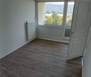 Location Appartement à ST MARCELLIN - Photo 1