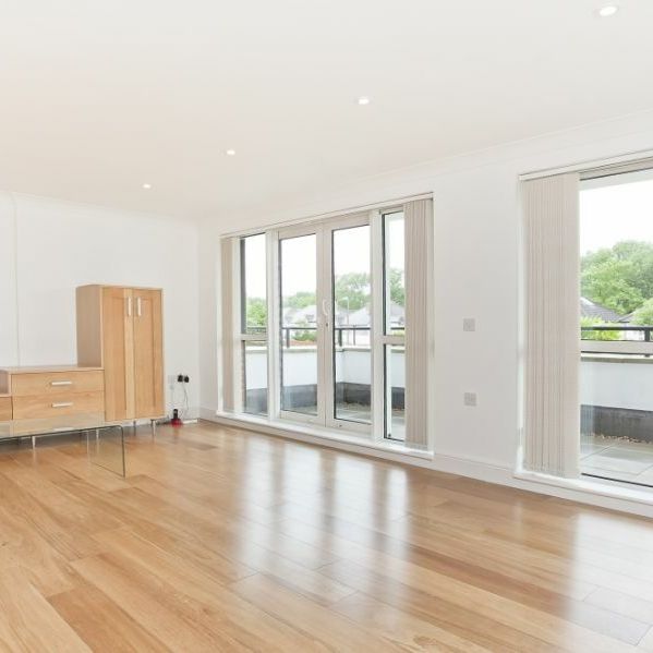 2 Bedroom Flat To Let - Photo 1