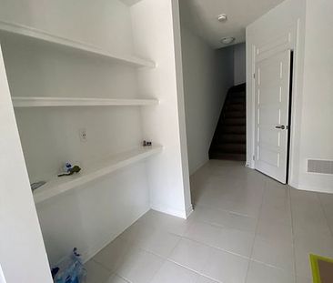 For Lease - 71 Keppel Circle, Brampton, Ontario - Photo 2