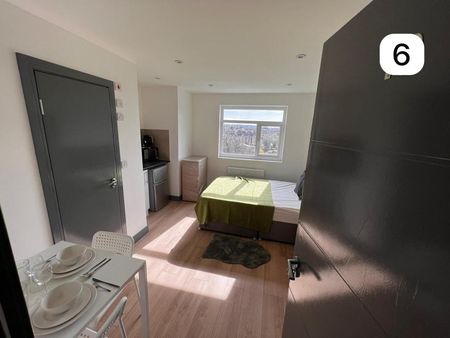 Studio Flat, Mitcham Lane, SW16 - Photo 3