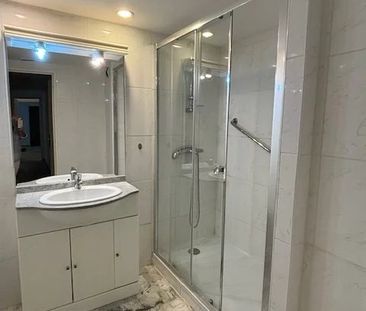 Location Appartement 3 pièces 64m² CANNES 06400 - Photo 3