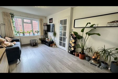 1 Bed Maisonette, Whisperwood Close, HA3 - Photo 2