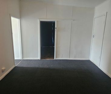 Three Bedroom Home - Available 08&sol;09&sol;2025 - Photo 2