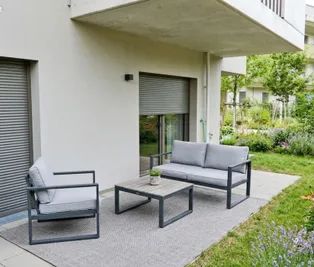 HIRSCHFELD - Einzigartige 2-Zimmer-Wohnung mit Terrasse und eigenem Garten - Photo 2