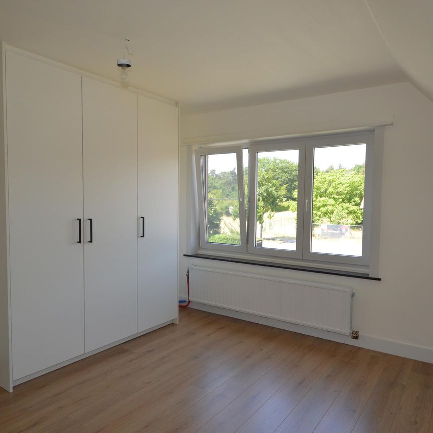 Modern gerenoveerd huis met 3 slpk., op perceel van 1490m² - Photo 1