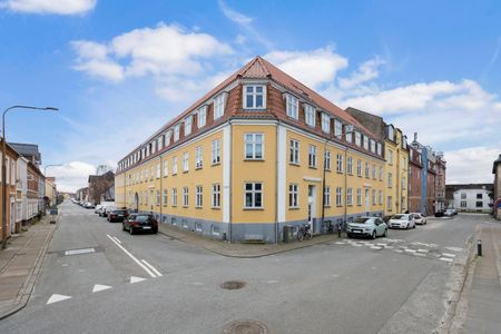 Skøn 1-værelses lejlighed helt centralt i Vejgaard - Photo 2