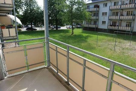 Wohnen am Heimgarten ! Laminat - Balkon am Wohnzimmer!!! - Foto 2