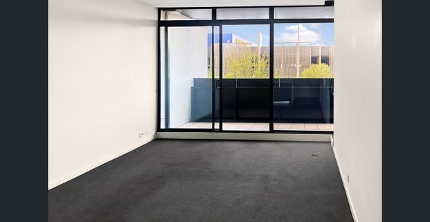 Beautifully appointed two-bedroom apartment in the heart of Richmond - Photo 1