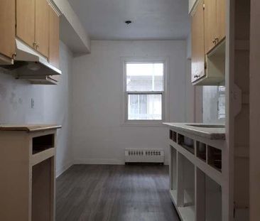 5 1/2 Rénove Chauffage/Eau Chaud/Entrée Laveuse/Sécheuse - Photo 1