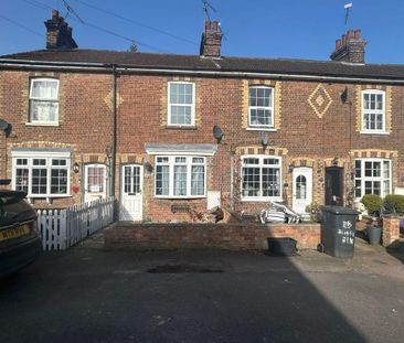 2 bedroom terraced house to rent - Photo 2