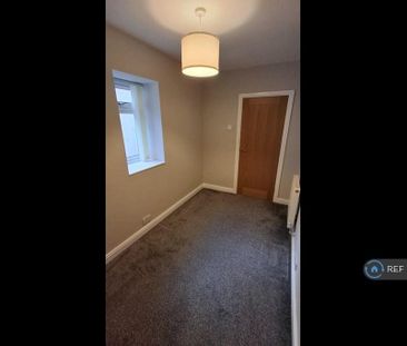 2 bedroom semi-detached house to rent - Photo 1
