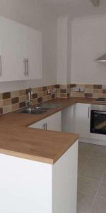 Long Road, Canvey Island, SS8 - Photo 3