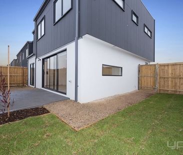 12 Verona Street, FRASER RISE - Photo 1