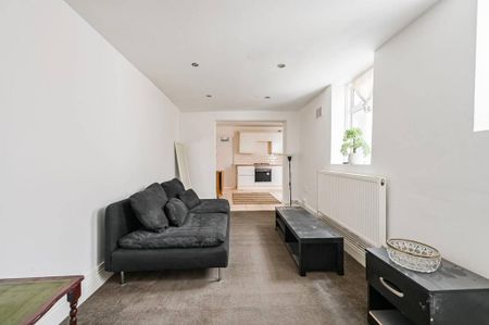 2 bedroom maisonette to rent - Photo 4