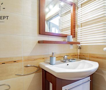 Kawalerka w sercu miasta, winda, parking - Photo 5