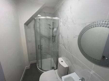 Neville Street, Cardiff - Photo 2