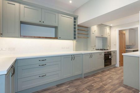 2 bedroom terraced house to rent - Photo 2