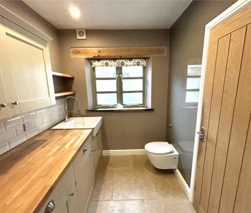 4 bedroom end of terrace house to rent - Photo 3