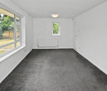 3 bedroom detached bungalow to rent - Photo 2