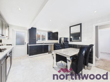 2 bedroom mews to rent - Photo 4