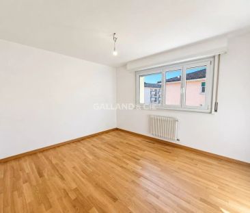 Un 5 pièces entièrement rénové avec balcon, prêt à vous séduire - Photo 2