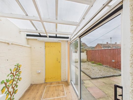 3 bedroom terraced house to rent - Photo 1