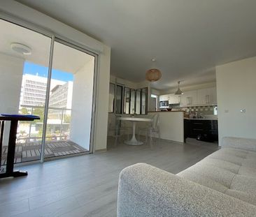 Location Appartement 3 pièces 72m² LA ROCHELLE 17000 - Photo 2