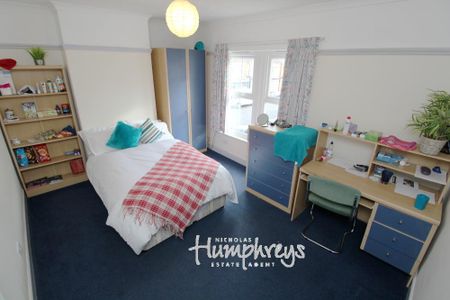 1 bedroom in a house share to rent - Photo 2