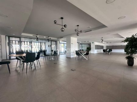 Piso de alquiler en Polígono Industrial Sur - Photo 4