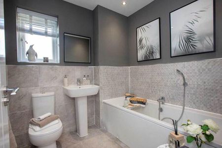 4 bedroom detached house to rent - Photo 5