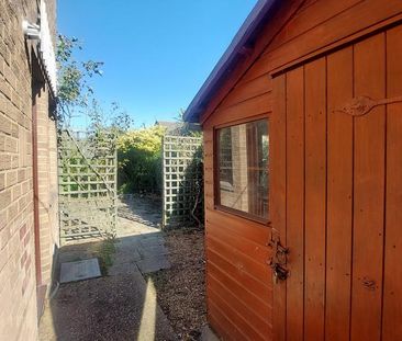 4 bedroom detached house to rent - Photo 3