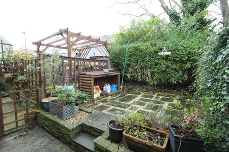 2 bedroom terraced house to rent - Photo 5
